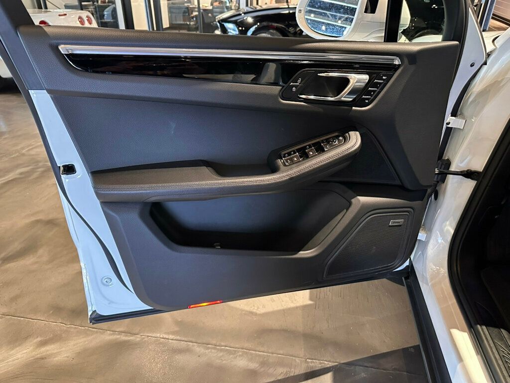 2025 Porsche Macan AWD/PremiumPkgPlus/Htd&CldSeats/PanoRoof/BoseSurroundSound/PDLS+ - 23015362 - 13