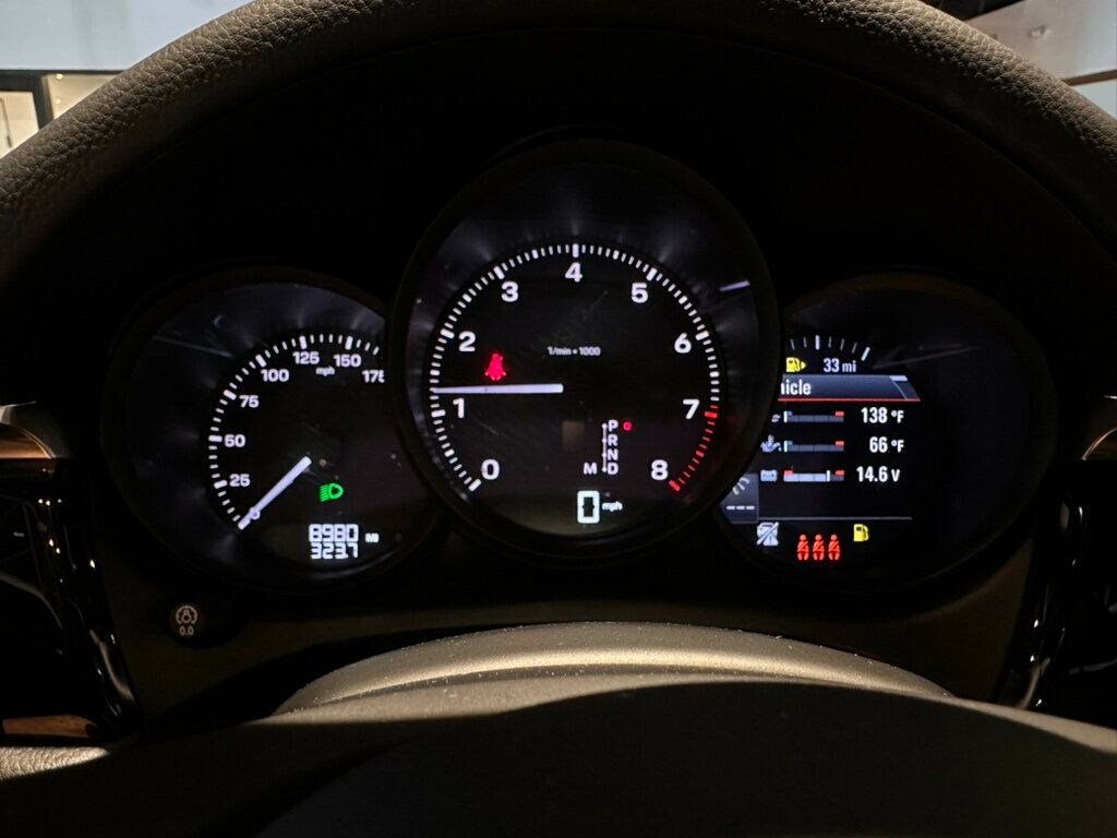 2025 Porsche Macan AWD/PremiumPkgPlus/Htd&CldSeats/PanoRoof/BoseSurroundSound/PDLS+ - 23015362 - 17