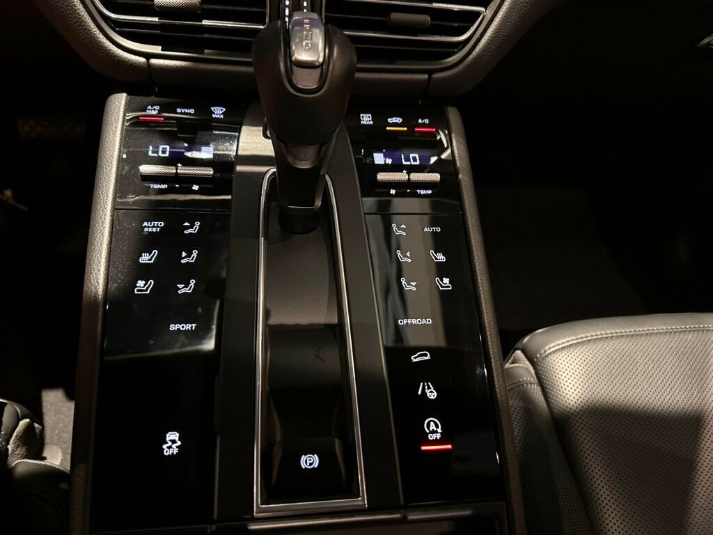2025 Porsche Macan AWD/PremiumPkgPlus/Htd&CldSeats/PanoRoof/BoseSurroundSound/PDLS+ - 23015362 - 20