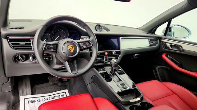 2025 Porsche Macan AWD w/ 21'' RS Spyder Wheels, Surround View & Two-Tone Leather - 23041127 - 12