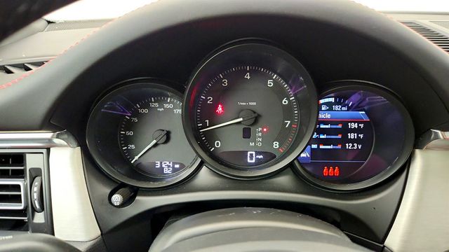 2025 Porsche Macan AWD w/ 21'' RS Spyder Wheels, Surround View & Two-Tone Leather - 23041127 - 14