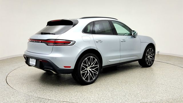 2025 Porsche Macan AWD w/ 21'' RS Spyder Wheels, Surround View & Two-Tone Leather - 23041127 - 4