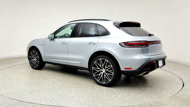 2025 Porsche Macan AWD w/ 21'' RS Spyder Wheels, Surround View & Two-Tone Leather - 23041127 - 6