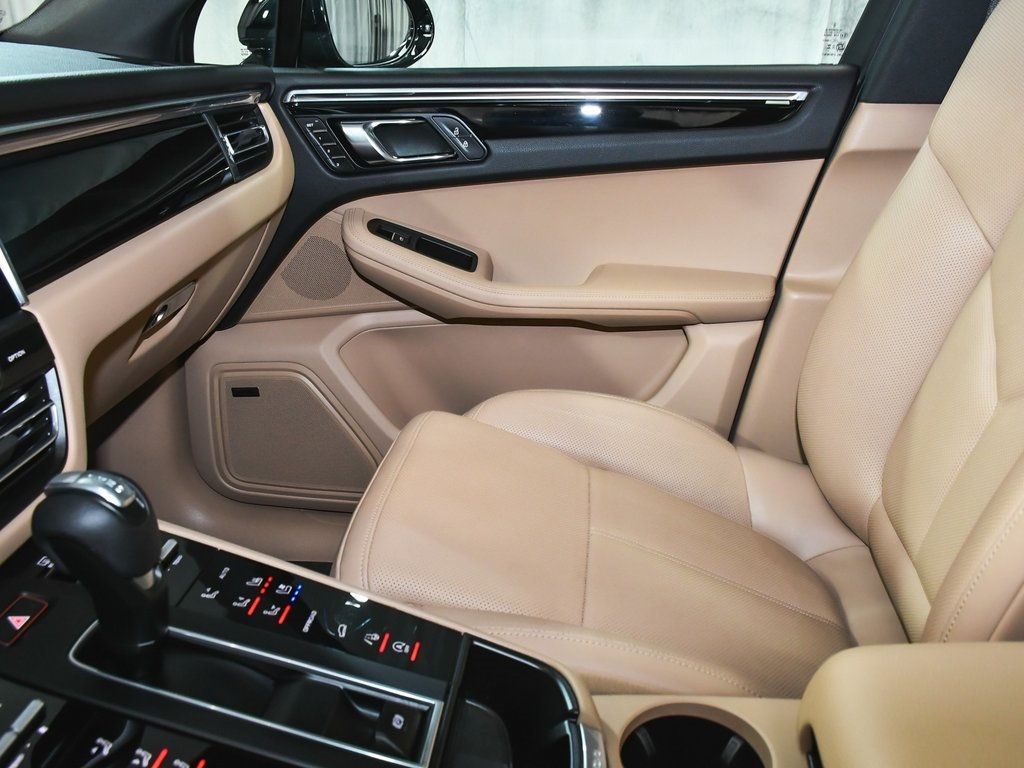 2025 Porsche Macan Base photo 39