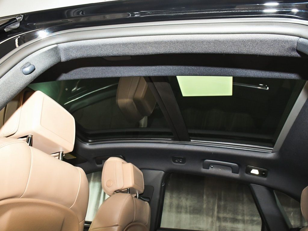 2025 Porsche Macan Base photo 43