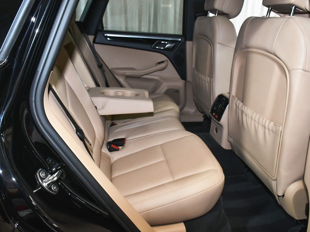 2025 Porsche Macan Base photo 47