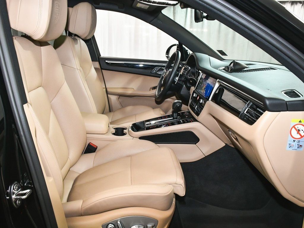 2025 Porsche Macan Base photo 49