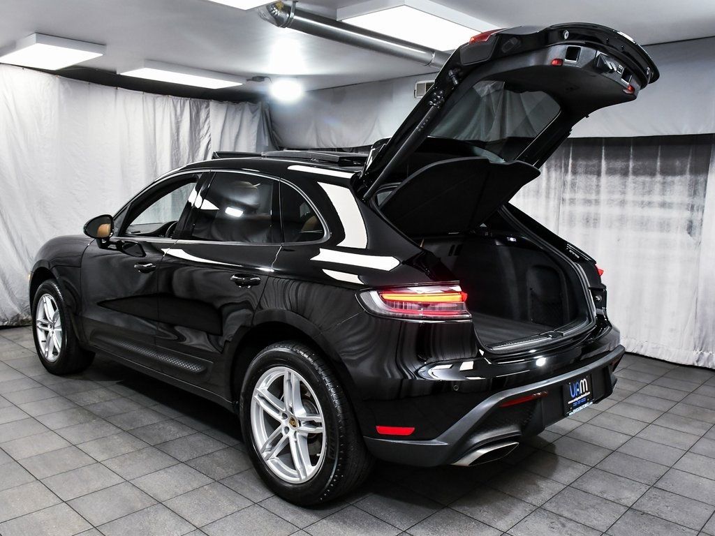 2025 Porsche Macan Base photo 54