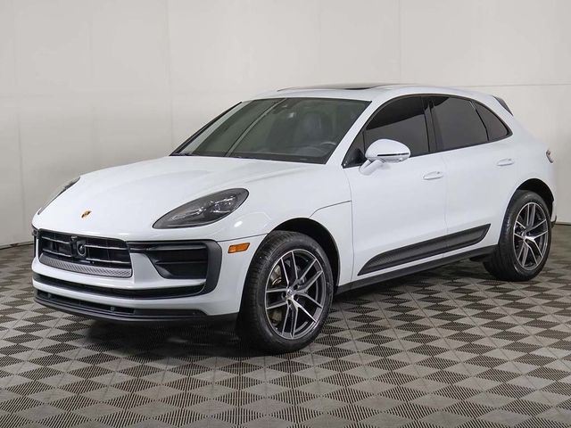 2025 Porsche Macan Base - 22941294 - 9