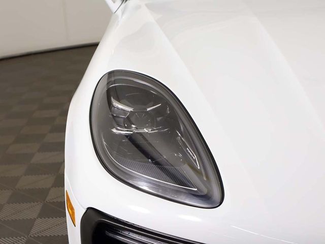 2025 Porsche Macan Base - 22941294 - 16