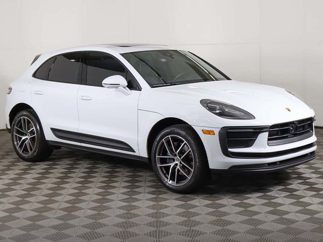 2025 Porsche Macan Base - 22941294 - 1