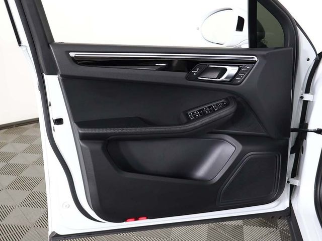 2025 Porsche Macan Base - 22941294 - 25
