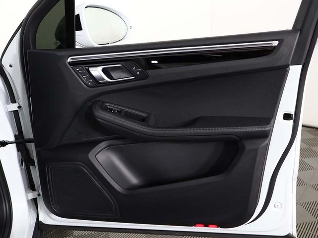 2025 Porsche Macan Base - 22941294 - 26
