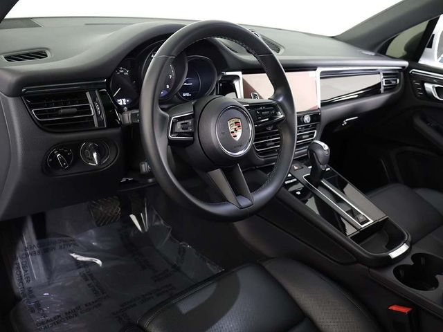 2025 Porsche Macan Base - 22941294 - 30