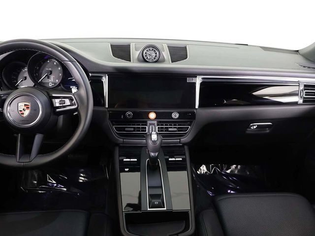 2025 Porsche Macan Base - 22941294 - 40