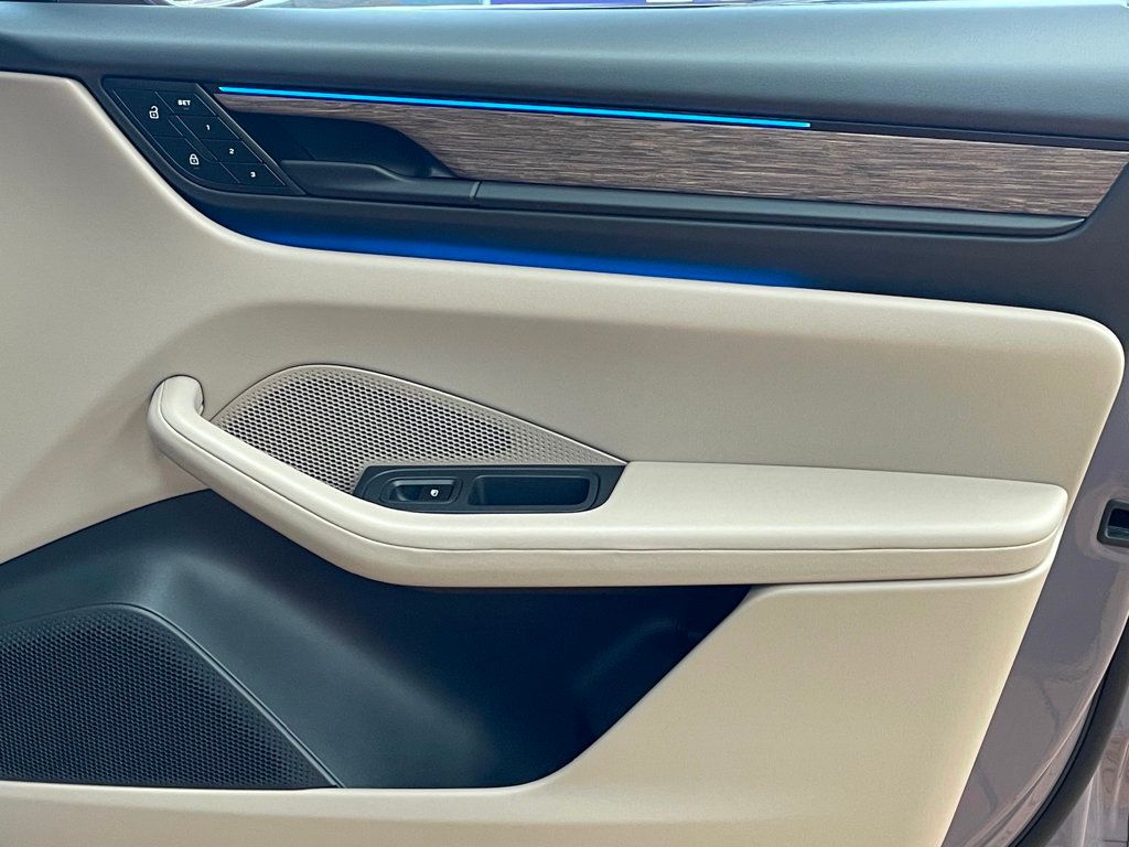 2025 Porsche Macan Electric 4 AWD - 22964915 - 27