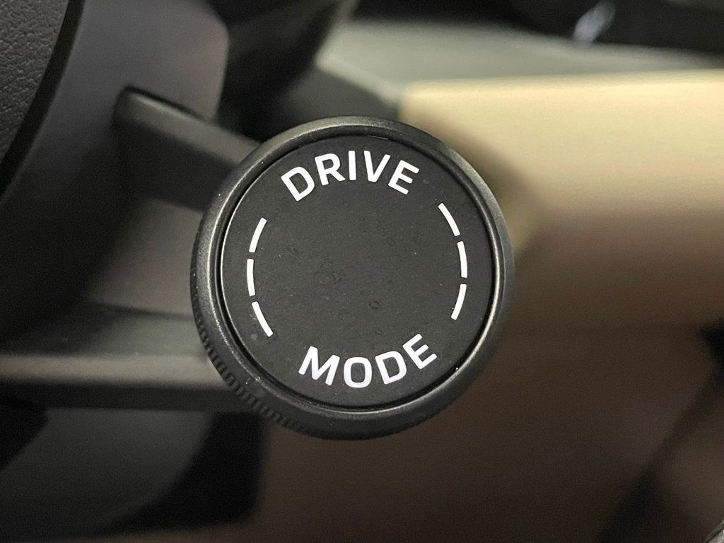 2025 Porsche Macan Electric 4 AWD - 22964915 - 31