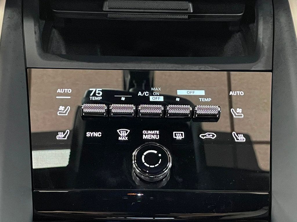 2025 Porsche Macan Electric 4 AWD - 22964915 - 39