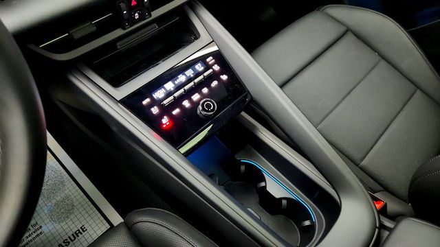 2025 Porsche Macan Electric 4 AWD with Comfort Seats, Surround View & InnoDrive - 22978515 - 13