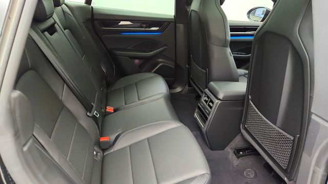 2025 Porsche Macan Electric 4 AWD with Comfort Seats, Surround View & InnoDrive - 22978515 - 19