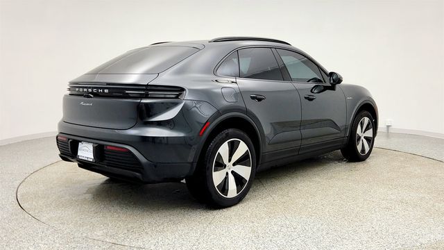 2025 Porsche Macan Electric 4 AWD with Comfort Seats, Surround View & InnoDrive - 22978515 - 4
