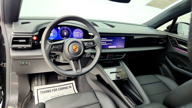 2025 Porsche Macan Electric 4 AWD with Comfort Seats, Surround View & InnoDrive - 22978515 - 10