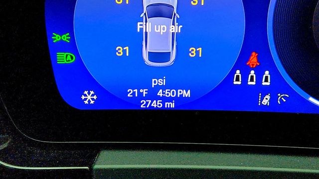 2025 Porsche Macan Electric 4 AWD with Comfort Seats, Surround View & InnoDrive - 22978515 - 12