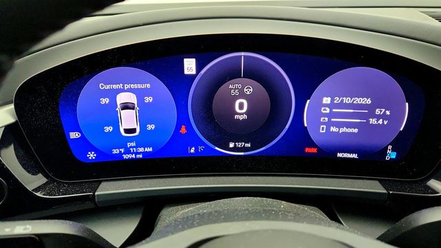 2025 Porsche Macan Electric 4 AWD w/ Premium Package & 21'' Wheels (351-mile range) - 22983242 - 14