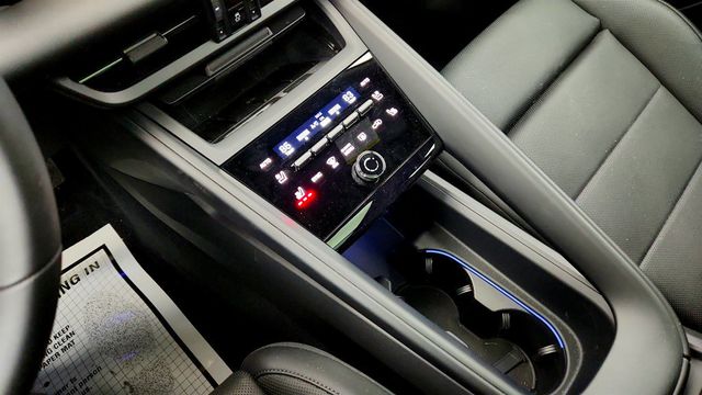 2025 Porsche Macan Electric 4 AWD w/ Premium Package & 21'' Wheels (351-mile range) - 22983242 - 16