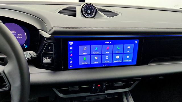 2025 Porsche Macan Electric 4 AWD w/ Premium Package & 21'' Wheels (351-mile range) - 22983242 - 17