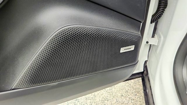 2025 Porsche Macan Electric 4 AWD w/ Premium Package & 21'' Wheels (351-mile range) - 22983242 - 20