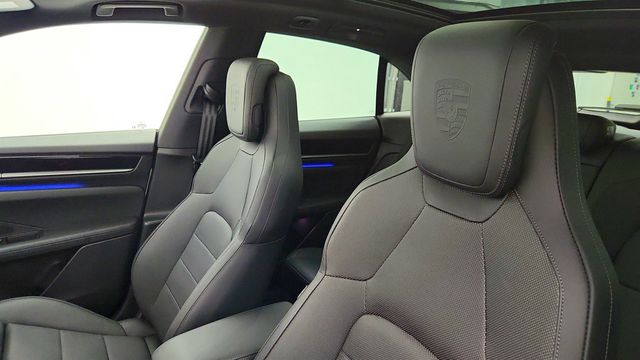 2025 Porsche Macan Electric 4 AWD w/ Premium Package & 21'' Wheels (351-mile range) - 22983242 - 22