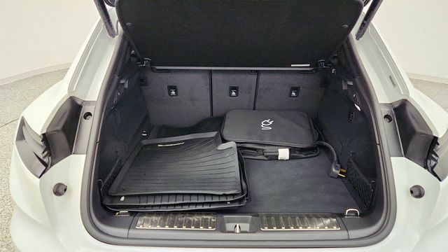 2025 Porsche Macan Electric 4 AWD w/ Premium Package & 21'' Wheels (351-mile range) - 22983242 - 24