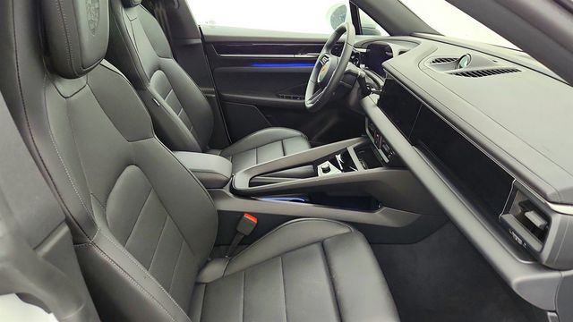 2025 Porsche Macan Electric 4 AWD w/ Premium Package & 21'' Wheels (351-mile range) - 22983242 - 26