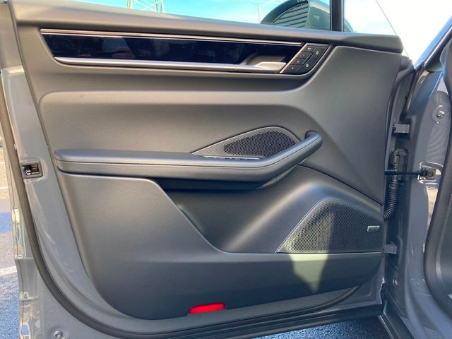 2025 Porsche Macan Electric 4S AWD - 22753139 - 20