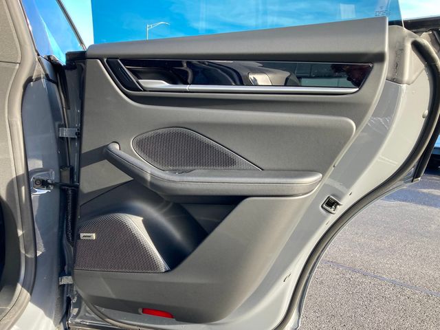 2025 Porsche Macan Electric 4S AWD - 22753139 - 28