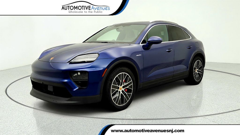 2025 Porsche Macan Electric 4S AWD w/ Premium Pkg & Sport Chrono Pkg - 23046031 | Video 1