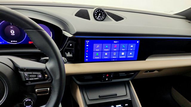 2025 Porsche Macan Electric 4S AWD w/ Premium Pkg & Sport Chrono Pkg - 23046031 - 16