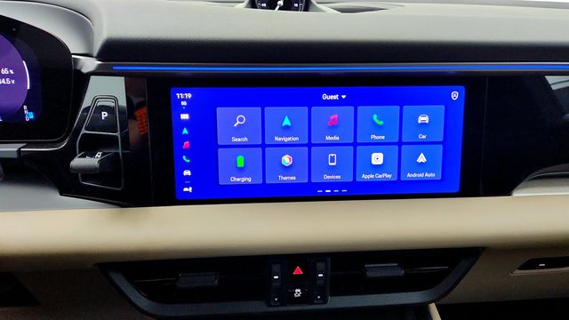 2025 Porsche Macan Electric 4S AWD w/ Premium Pkg & Sport Chrono Pkg - 23046031 - 17