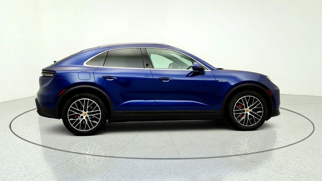 2025 Porsche Macan Electric 4S AWD w/ Premium Pkg & Sport Chrono Pkg - 23046031 - 3
