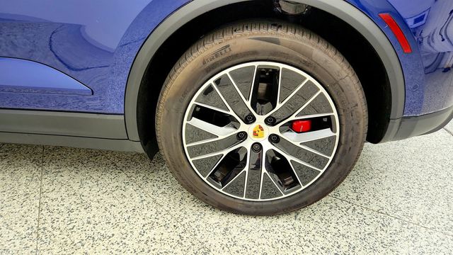 2025 Porsche Macan Electric 4S AWD w/ Premium Pkg & Sport Chrono Pkg - 23046031 - 8