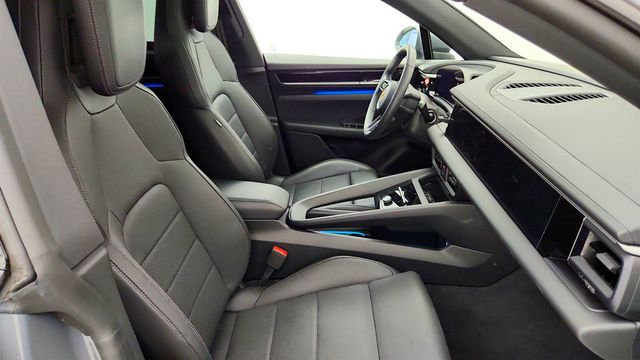 2025 Porsche Macan Electric RWD w/ Premium Pkg, Passenger Display & Surround View - 23033796 - 22
