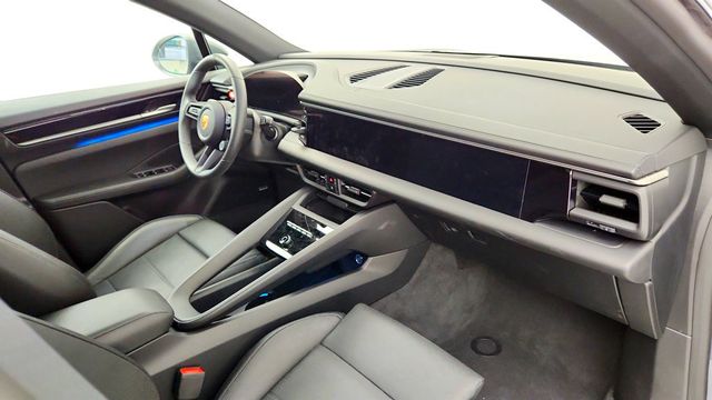2025 Porsche Macan Electric RWD w/ Premium Pkg, Passenger Display & Surround View - 23033796 - 23
