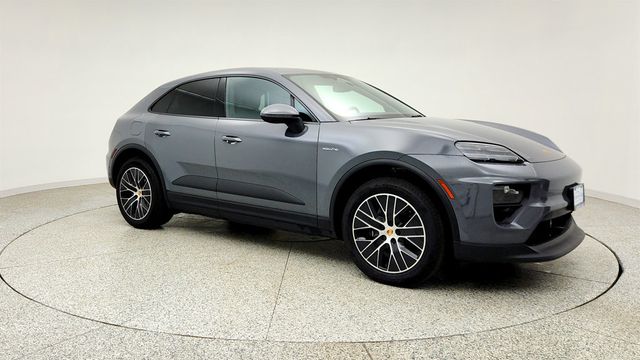 2025 Porsche Macan Electric RWD w/ Premium Pkg, Passenger Display & Surround View - 23033796 - 2