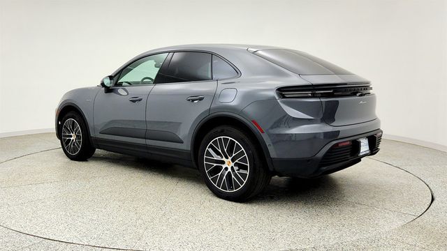 2025 Porsche Macan Electric RWD w/ Premium Pkg, Passenger Display & Surround View - 23033796 - 6