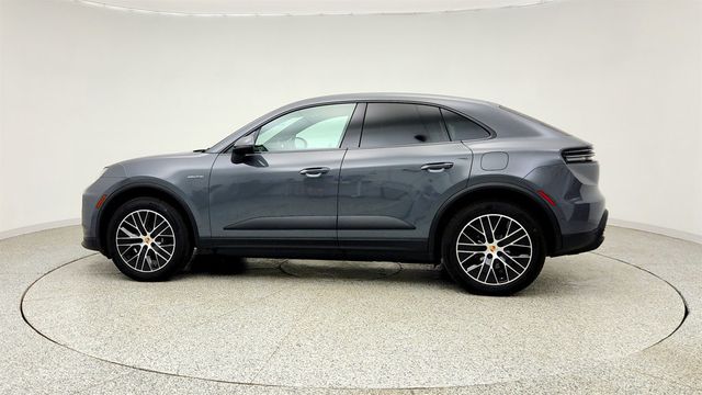 2025 Porsche Macan Electric RWD w/ Premium Pkg, Passenger Display & Surround View - 23033796 - 7