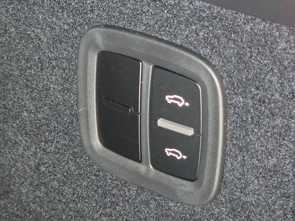 2025 Porsche Macan Electric Turbo AWD - 23058450 - 25