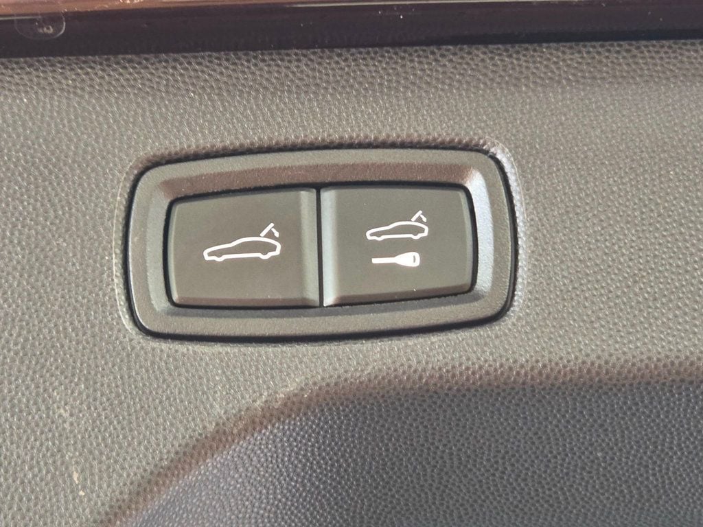 2025 Porsche Macan Electric Turbo AWD - 23058450 - 27