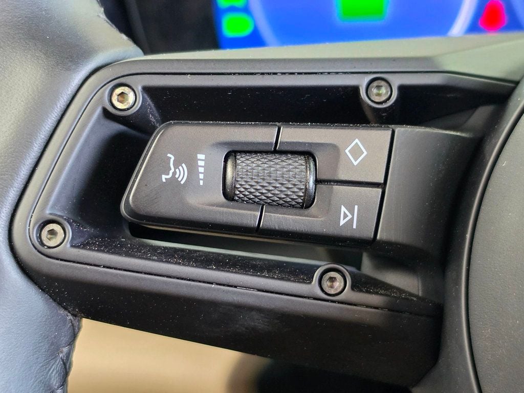 2025 Porsche Macan Electric Turbo AWD - 23058450 - 33
