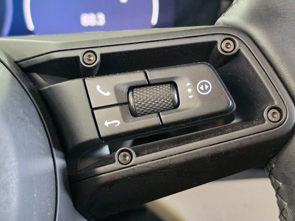 2025 Porsche Macan Electric Turbo AWD - 23058450 - 34